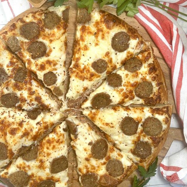 Meatball Alfredo Pizza | 10".
